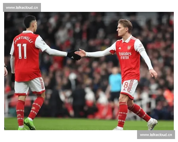 英超焦点战实时比分追踪与积分形势全面解析及赛况前瞻深度观察